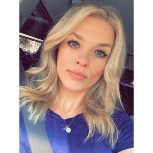 Meet your Posher, Carlena